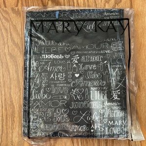 Mary Kay hanging make up bag